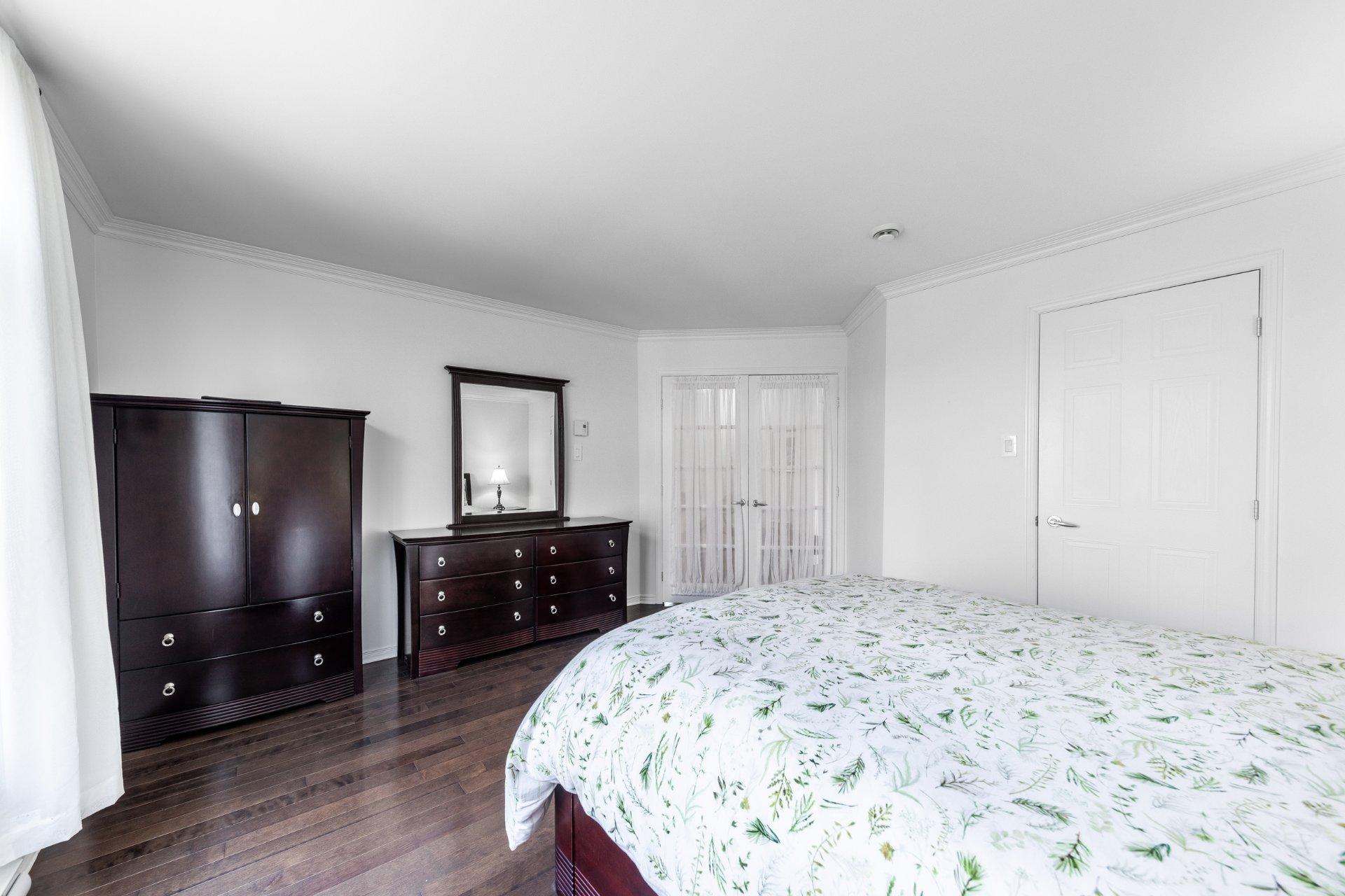 









501


Rue des Tilleuls

, 9,
Saint-Bruno-de-Montarville,




QC
J3V5Y3

