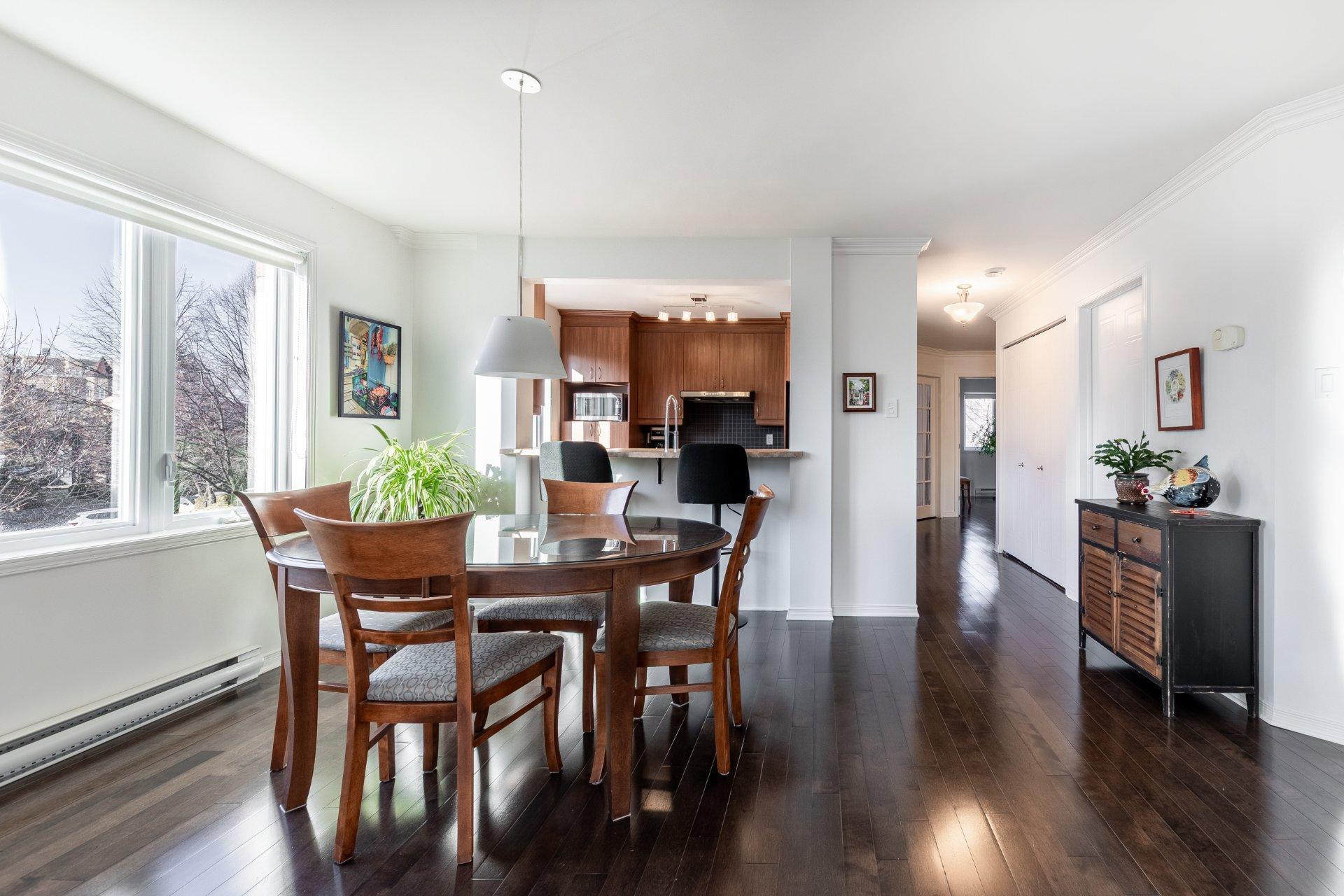 









501


Rue des Tilleuls

, 9,
Saint-Bruno-de-Montarville,




QC
J3V5Y3

