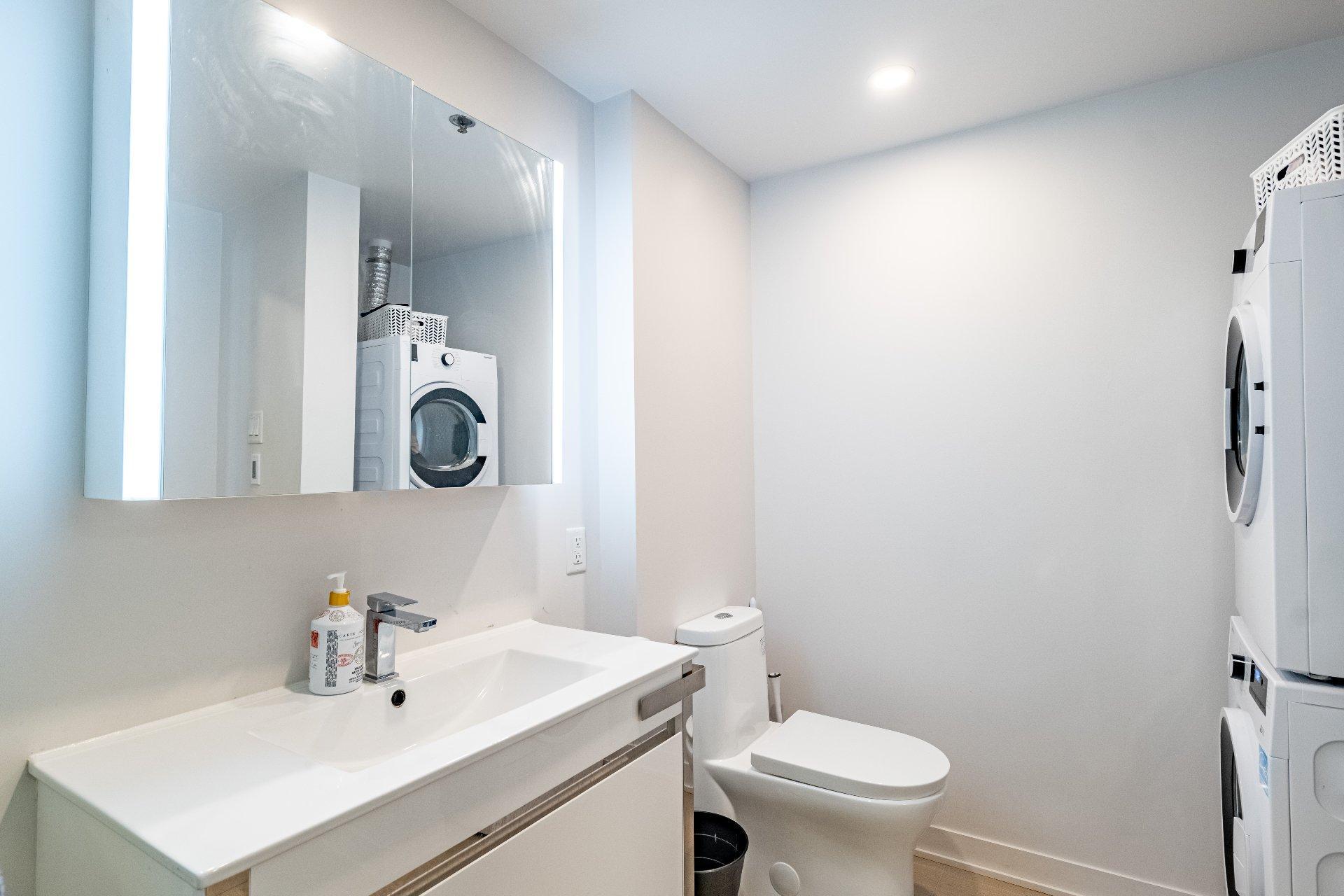 









1182


Rue Crescent

, 705,
Montréal (Ville-Marie),




QC
H3G0G6

