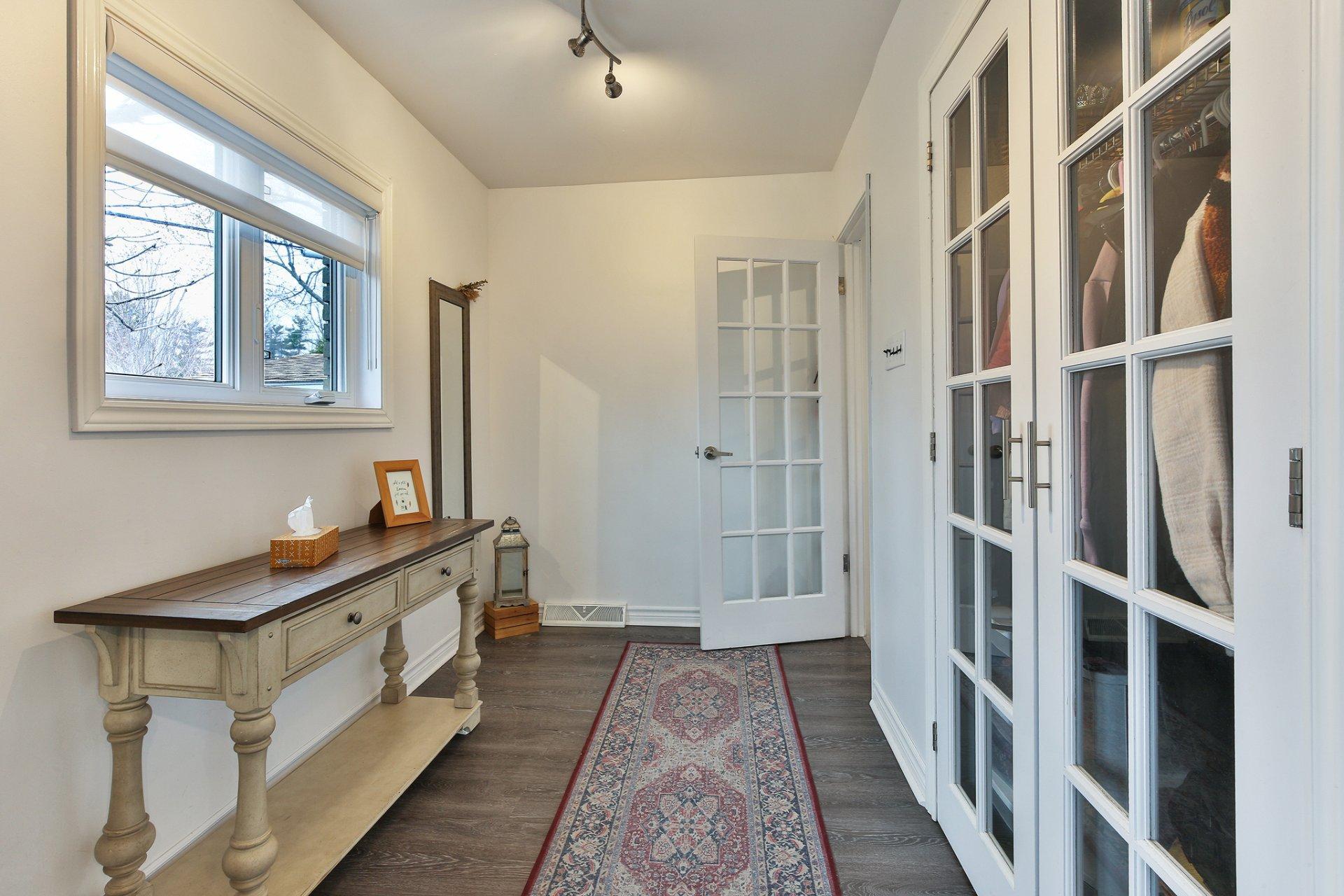 









248


Rue des Bernaches

,
Saint-Jean-sur-Richelieu,




QC
J2W2E5

