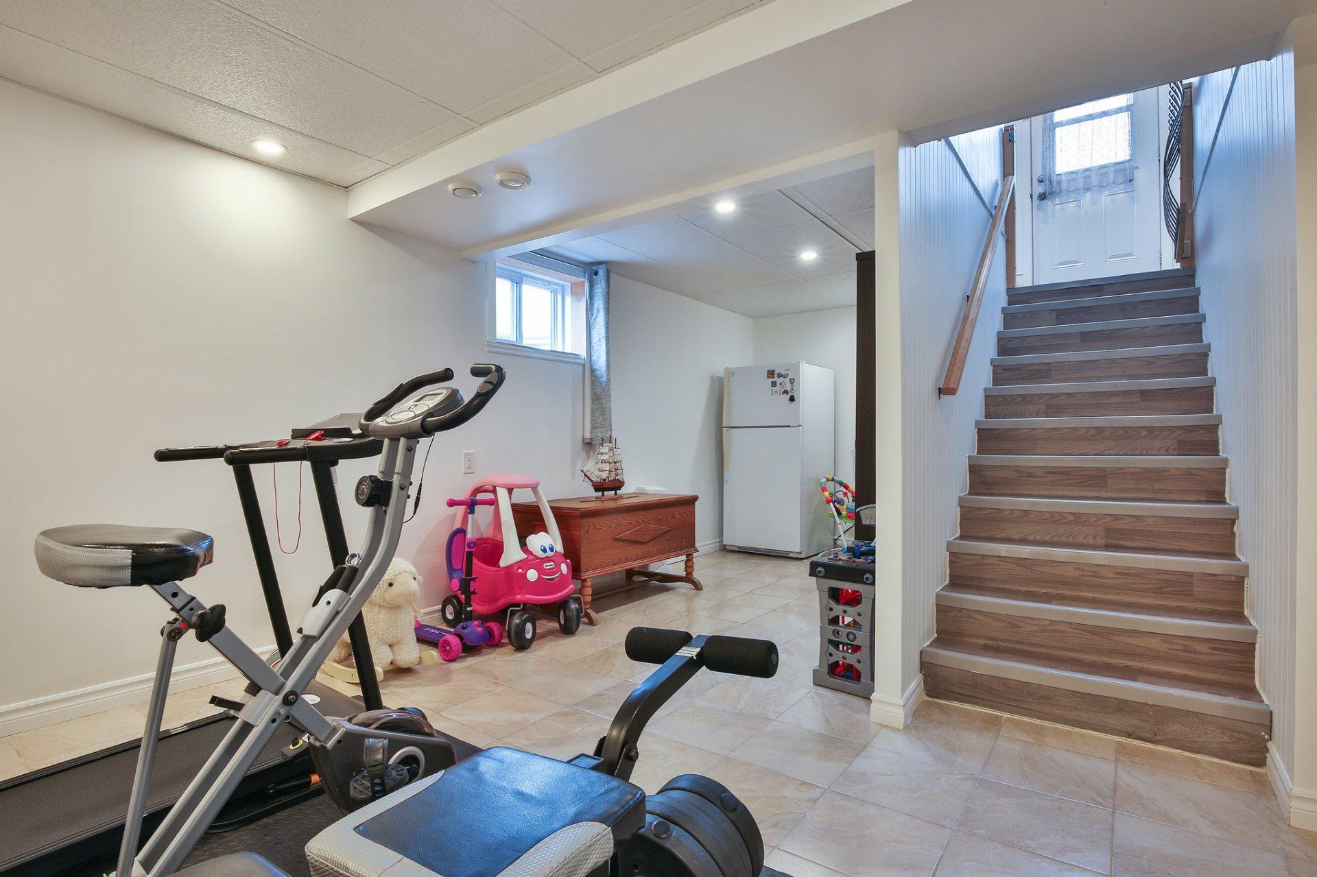 









248


Rue des Bernaches

,
Saint-Jean-sur-Richelieu,




QC
J2W2E5

