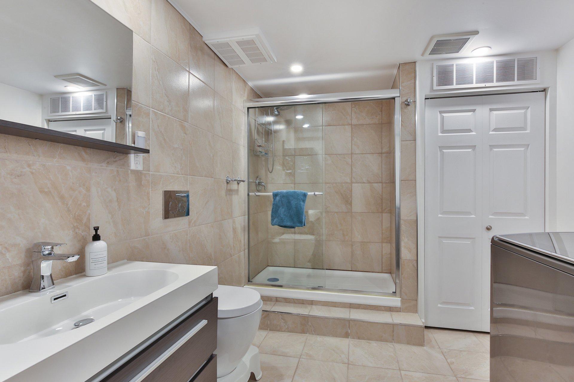 









248


Rue des Bernaches

,
Saint-Jean-sur-Richelieu,




QC
J2W2E5

