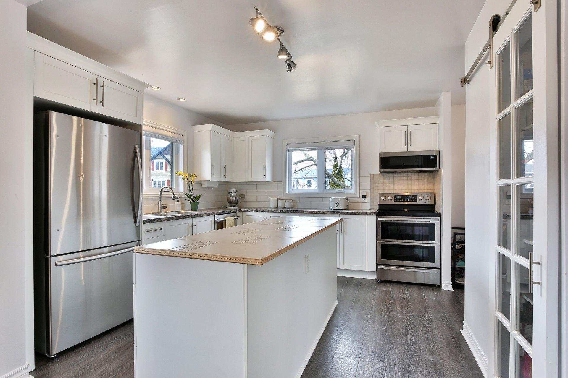 









248


Rue des Bernaches

,
Saint-Jean-sur-Richelieu,




QC
J2W2E5

