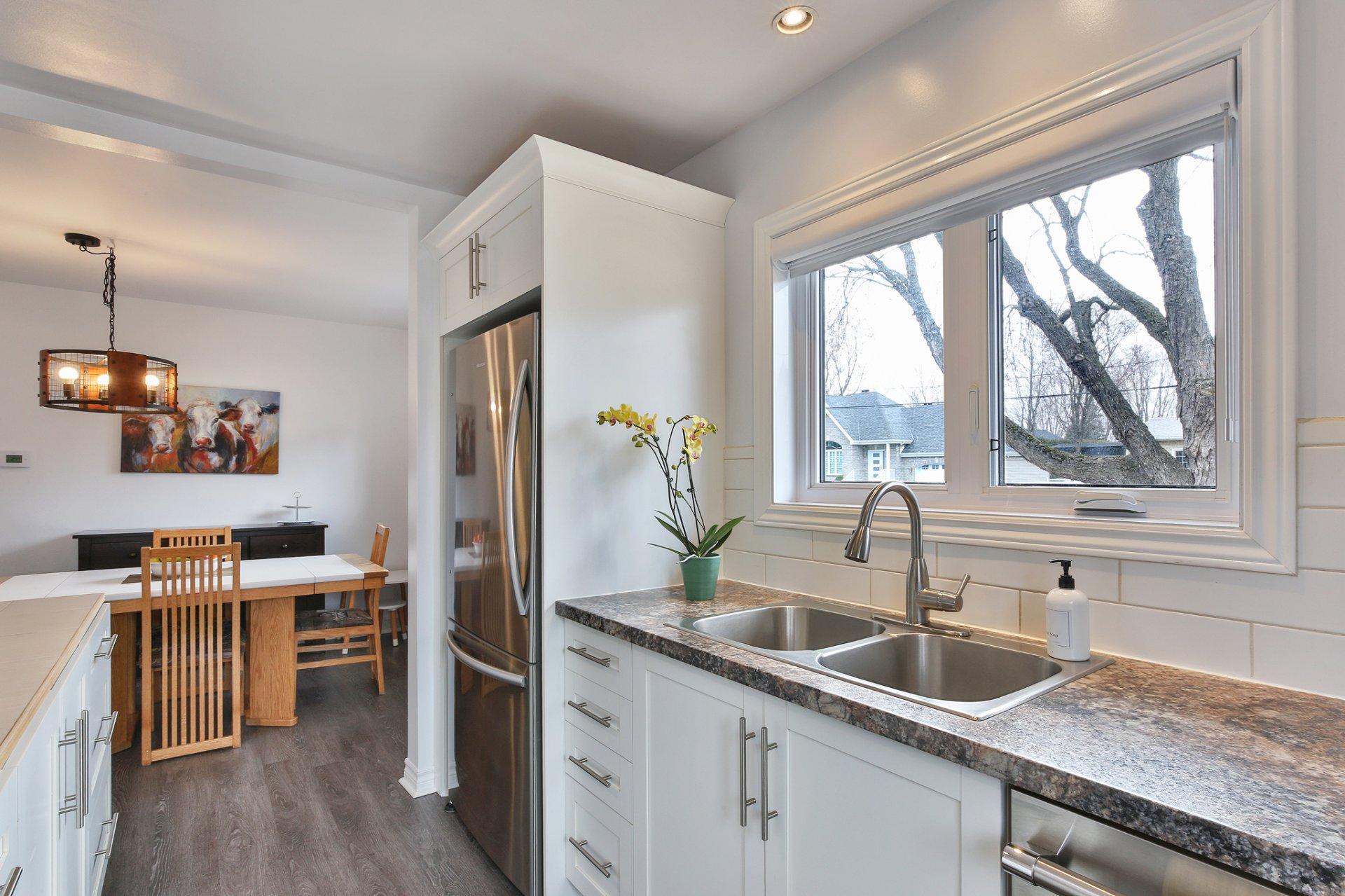 









248


Rue des Bernaches

,
Saint-Jean-sur-Richelieu,




QC
J2W2E5

