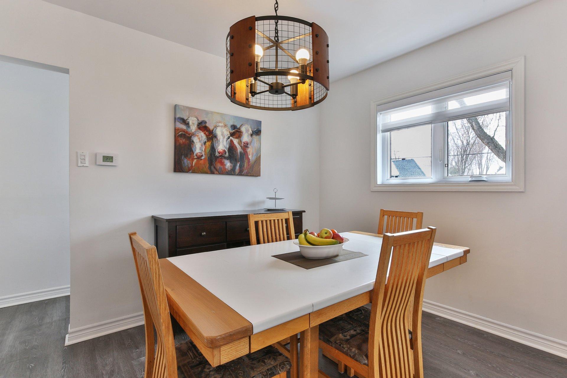 









248


Rue des Bernaches

,
Saint-Jean-sur-Richelieu,




QC
J2W2E5

