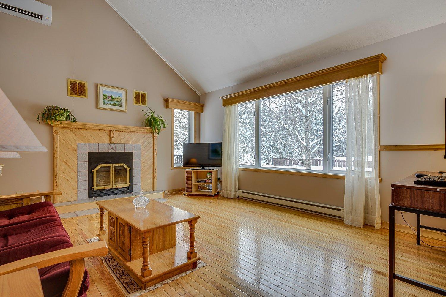 









1635


Ch. de l'Étoile

,
Saint-Adolphe-d'Howard,




QC
J0T2B0

