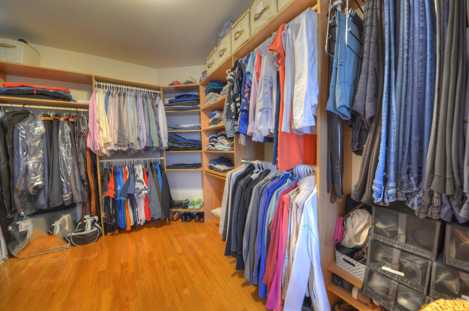 









3665


Rue de Loreto

,
Brossard,




QC
J4Y3G6

