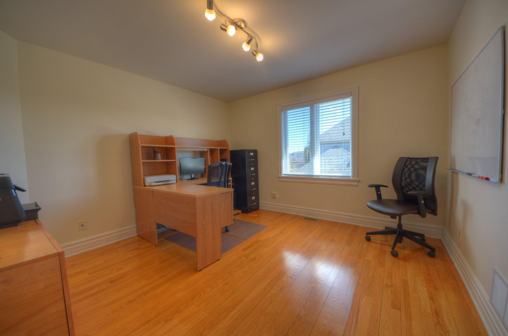 









3665


Rue de Loreto

,
Brossard,




QC
J4Y3G6

