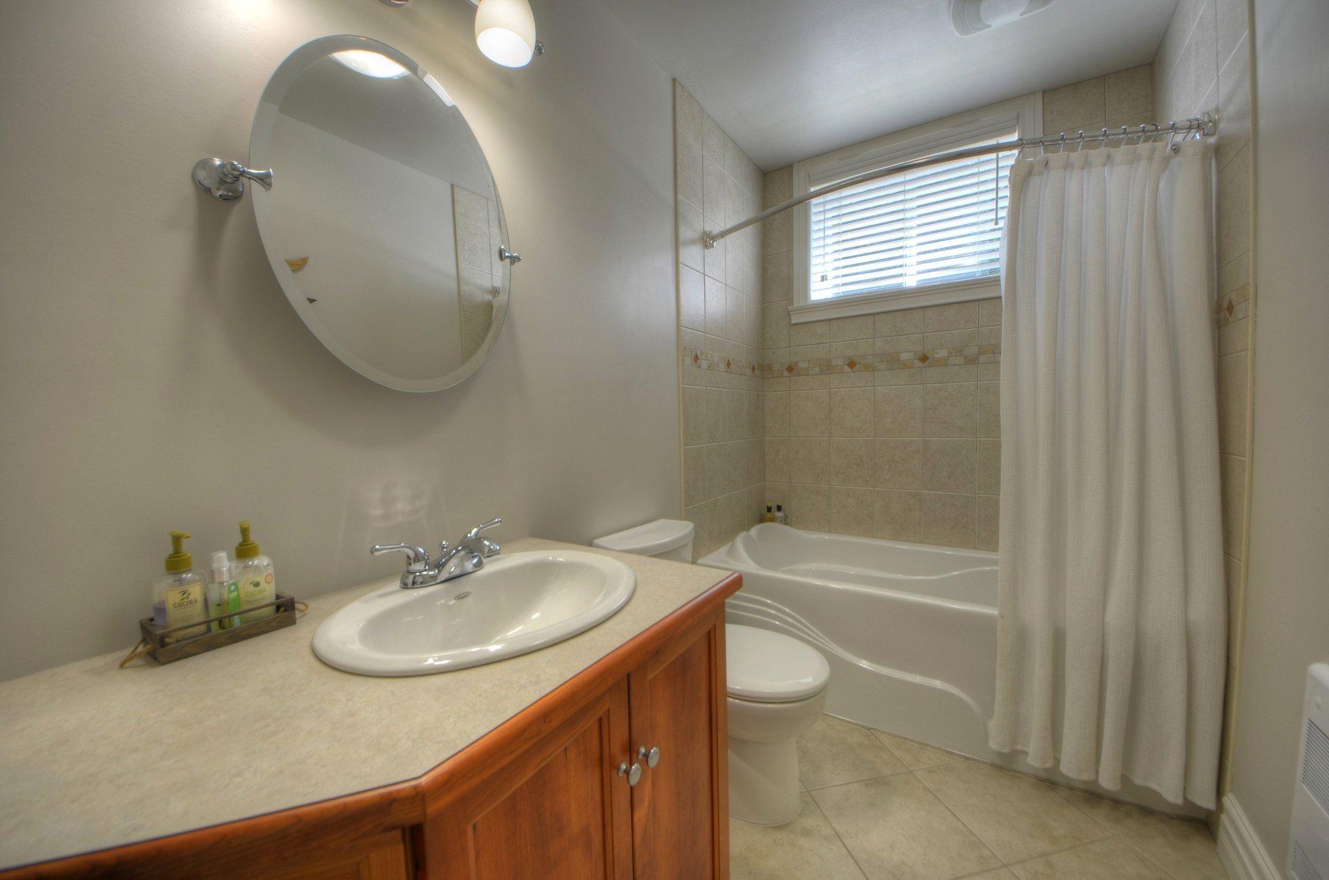 









3665


Rue de Loreto

,
Brossard,




QC
J4Y3G6

