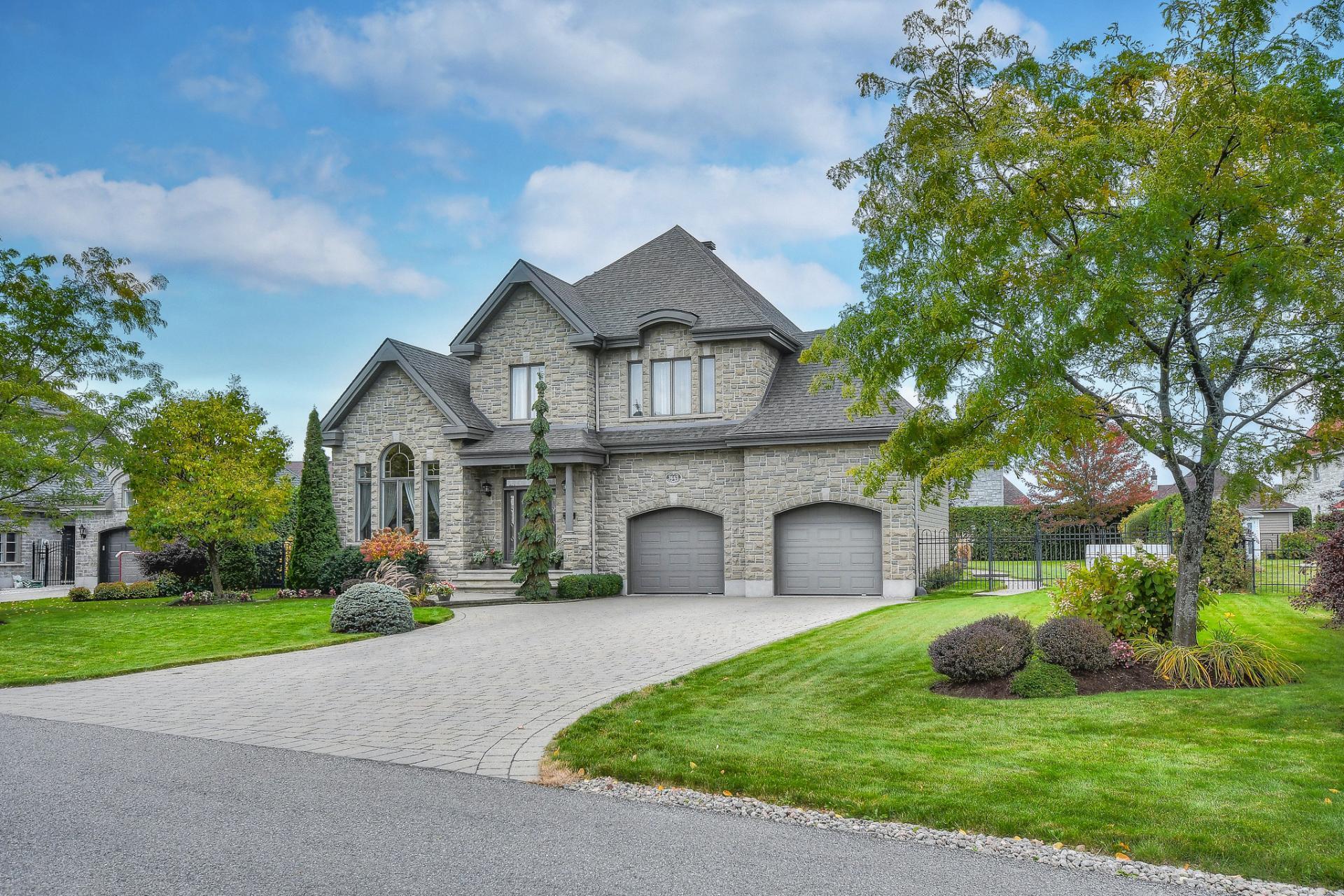 









3665


Rue de Loreto

,
Brossard,




QC
J4Y3G6

