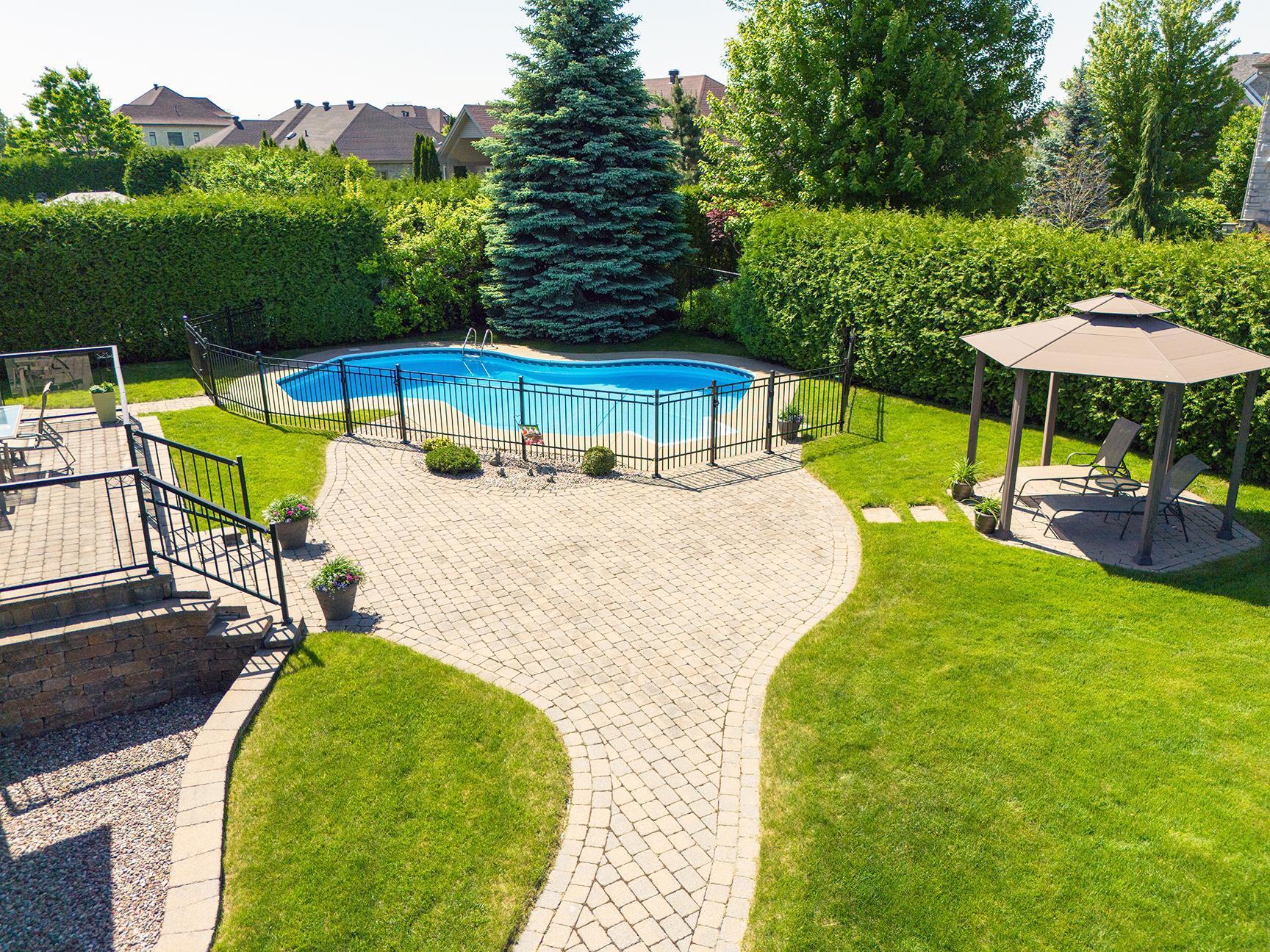 









3665


Rue de Loreto

,
Brossard,




QC
J4Y3G6

