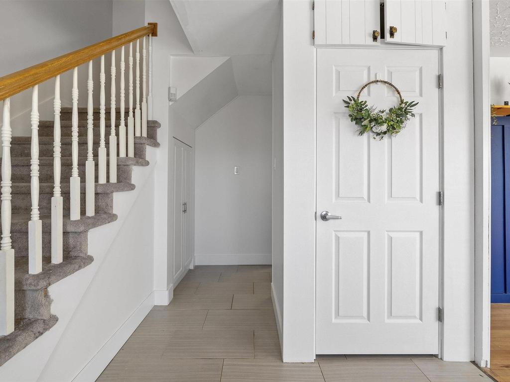 












40 Harris Road

,
Dartmouth,




NS
B2Y 3J5

