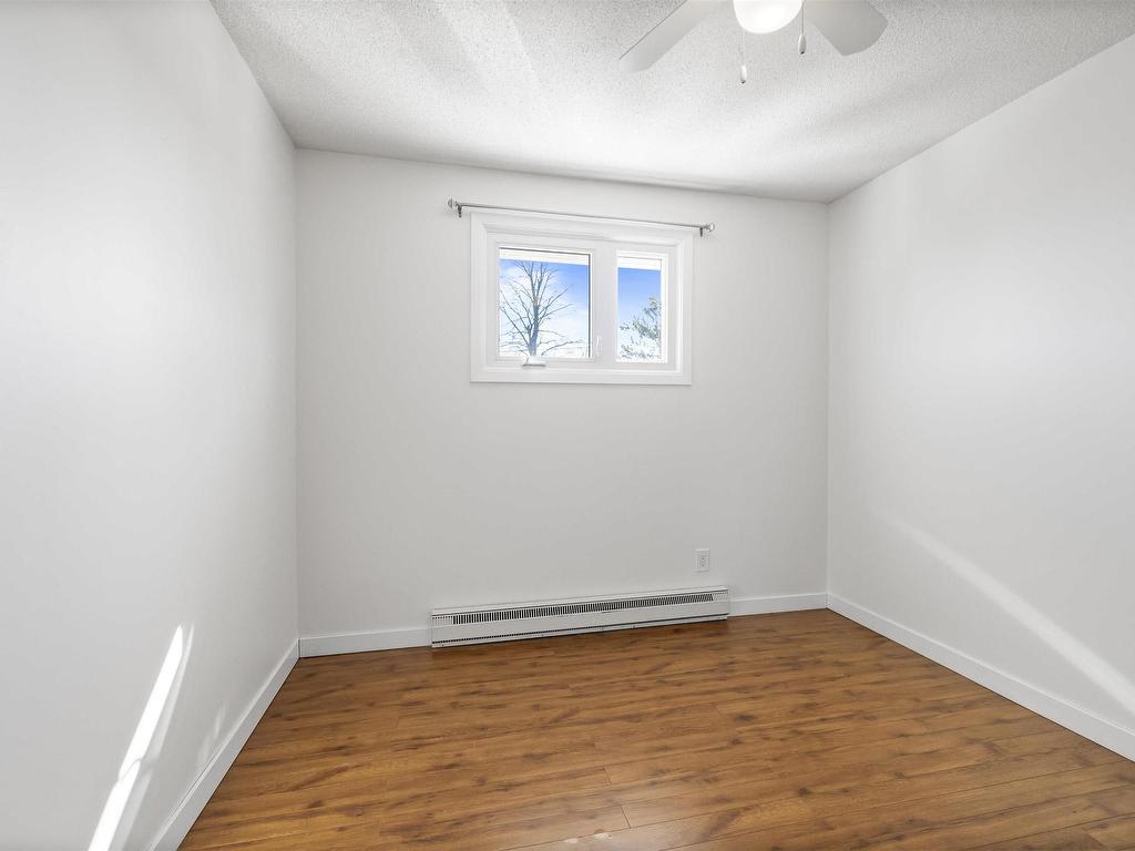 












40 Harris Road

,
Dartmouth,




NS
B2Y 3J5

