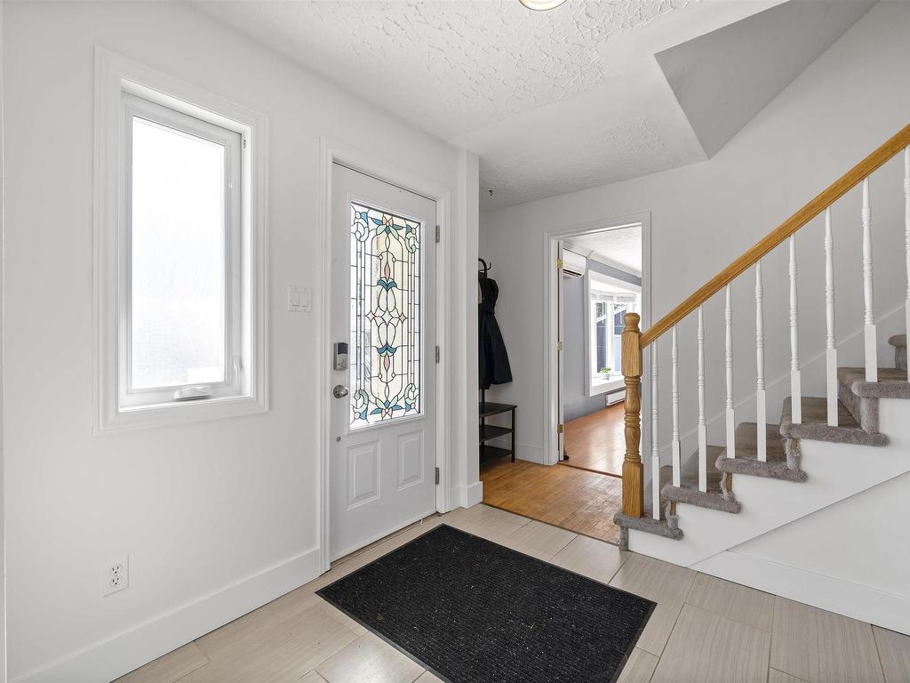 












40 Harris Road

,
Dartmouth,




NS
B2Y 3J5

