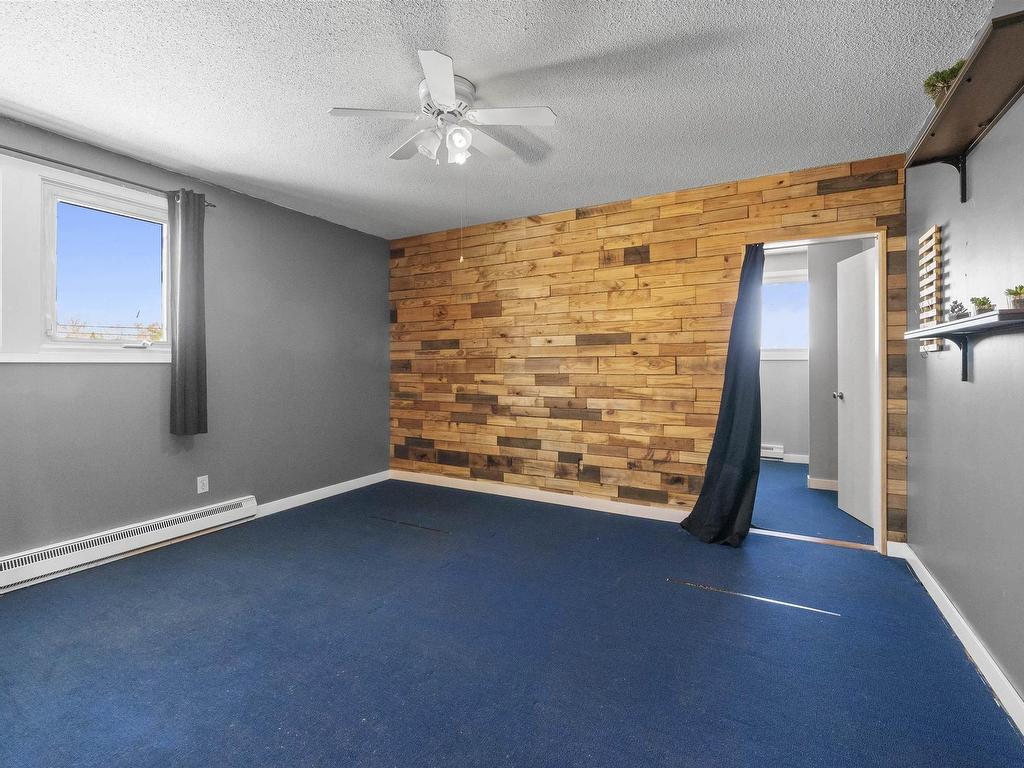 












40 Harris Road

,
Dartmouth,




NS
B2Y 3J5

