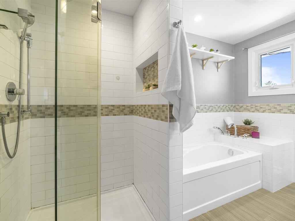 












40 Harris Road

,
Dartmouth,




NS
B2Y 3J5

