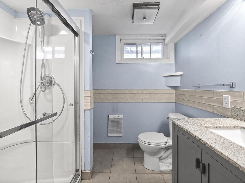 












40 Harris Road

,
Dartmouth,




NS
B2Y 3J5

