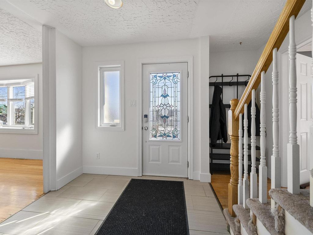 












40 Harris Road

,
Dartmouth,




NS
B2Y 3J5

