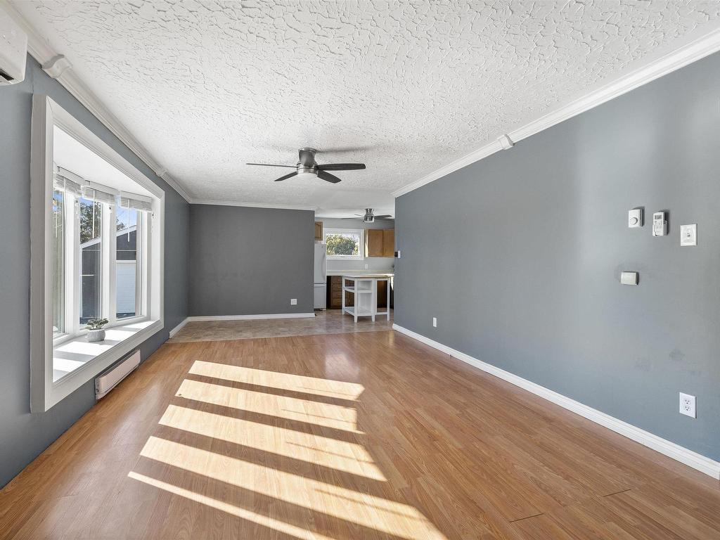 












40 Harris Road

,
Dartmouth,




NS
B2Y 3J5

