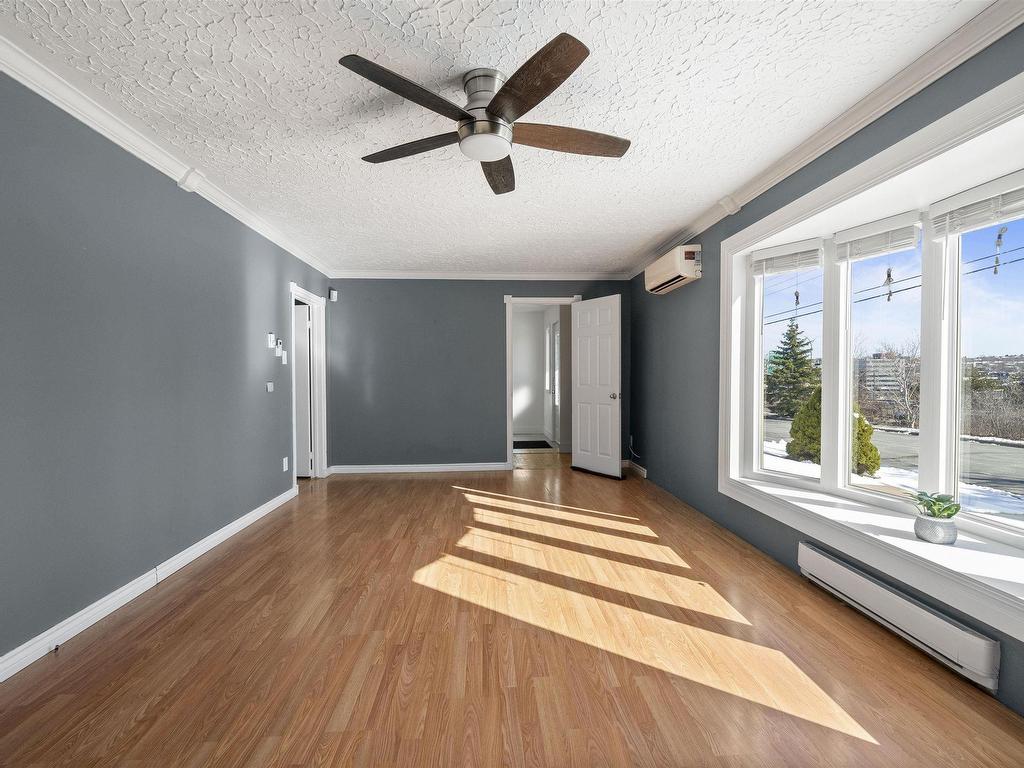 












40 Harris Road

,
Dartmouth,




NS
B2Y 3J5

