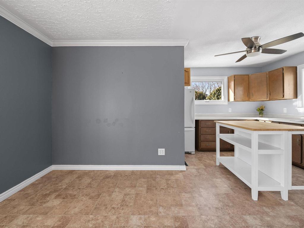 












40 Harris Road

,
Dartmouth,




NS
B2Y 3J5

