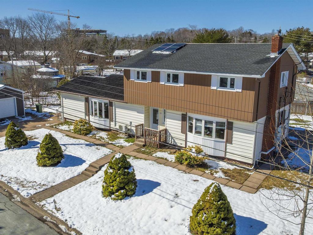 












40 Harris Road

,
Dartmouth,




NS
B2Y 3J5

