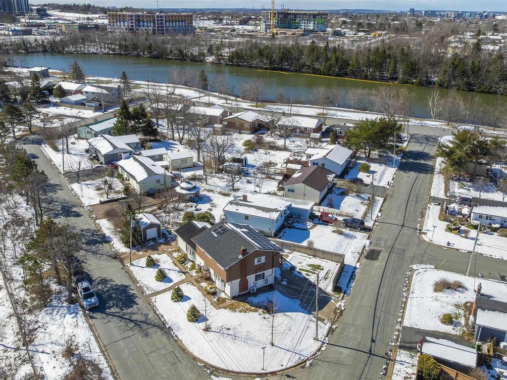 












40 Harris Road

,
Dartmouth,




NS
B2Y 3J5

