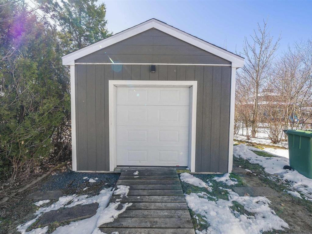 












40 Harris Road

,
Dartmouth,




NS
B2Y 3J5

