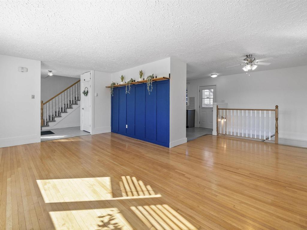 












40 Harris Road

,
Dartmouth,




NS
B2Y 3J5

