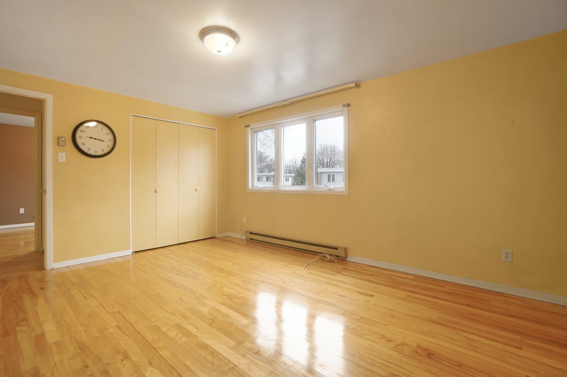 









8258


Av. de la Roche-Sur-Yon

,
Montréal (Anjou),




QC
H1K1B2

