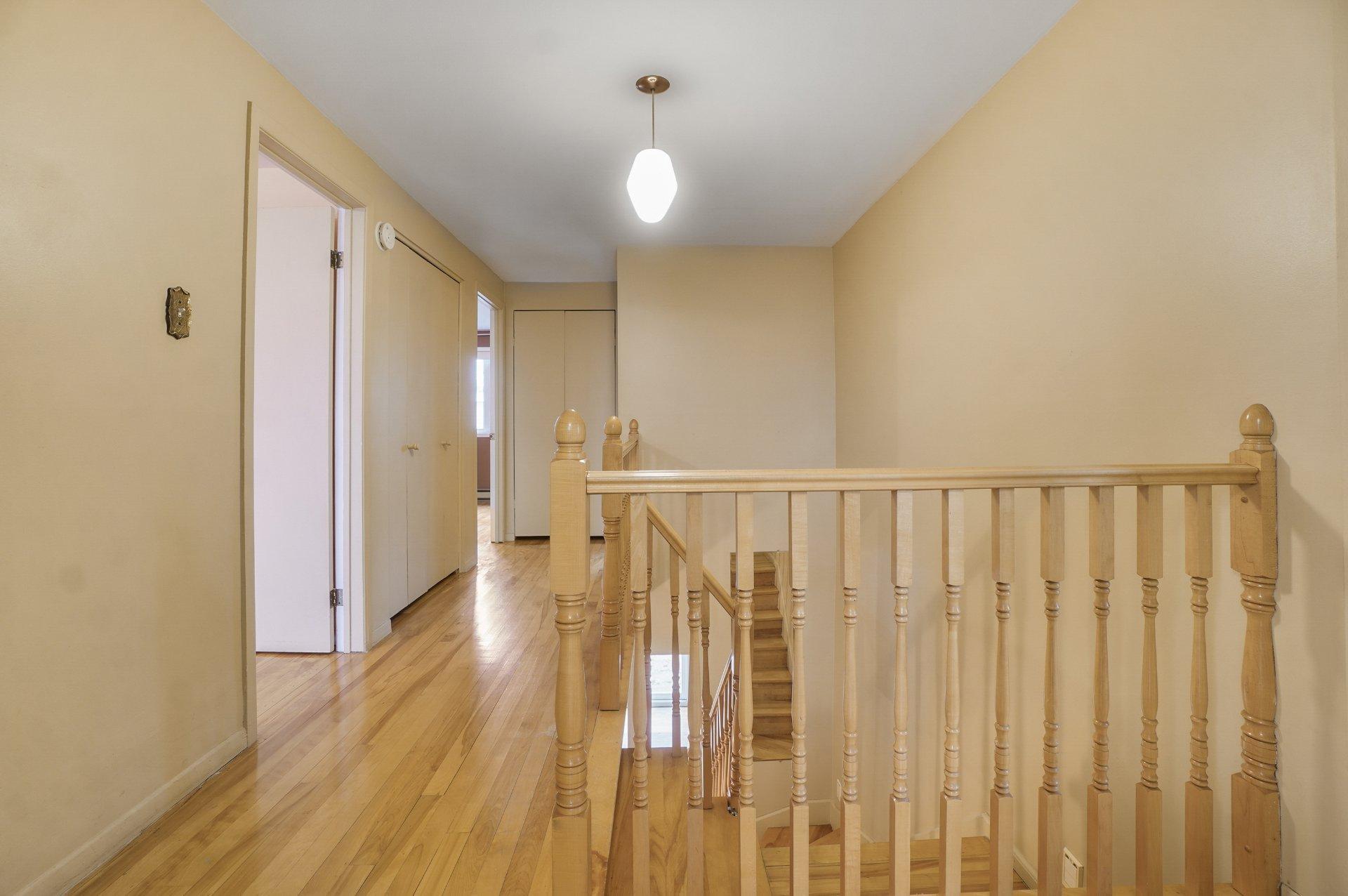 









8258


Av. de la Roche-Sur-Yon

,
Montréal (Anjou),




QC
H1K1B2

