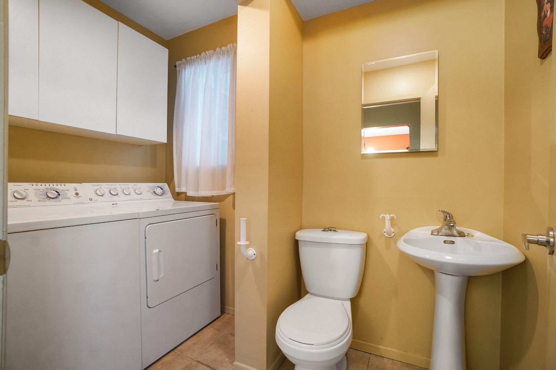 









8258


Av. de la Roche-Sur-Yon

,
Montréal (Anjou),




QC
H1K1B2

