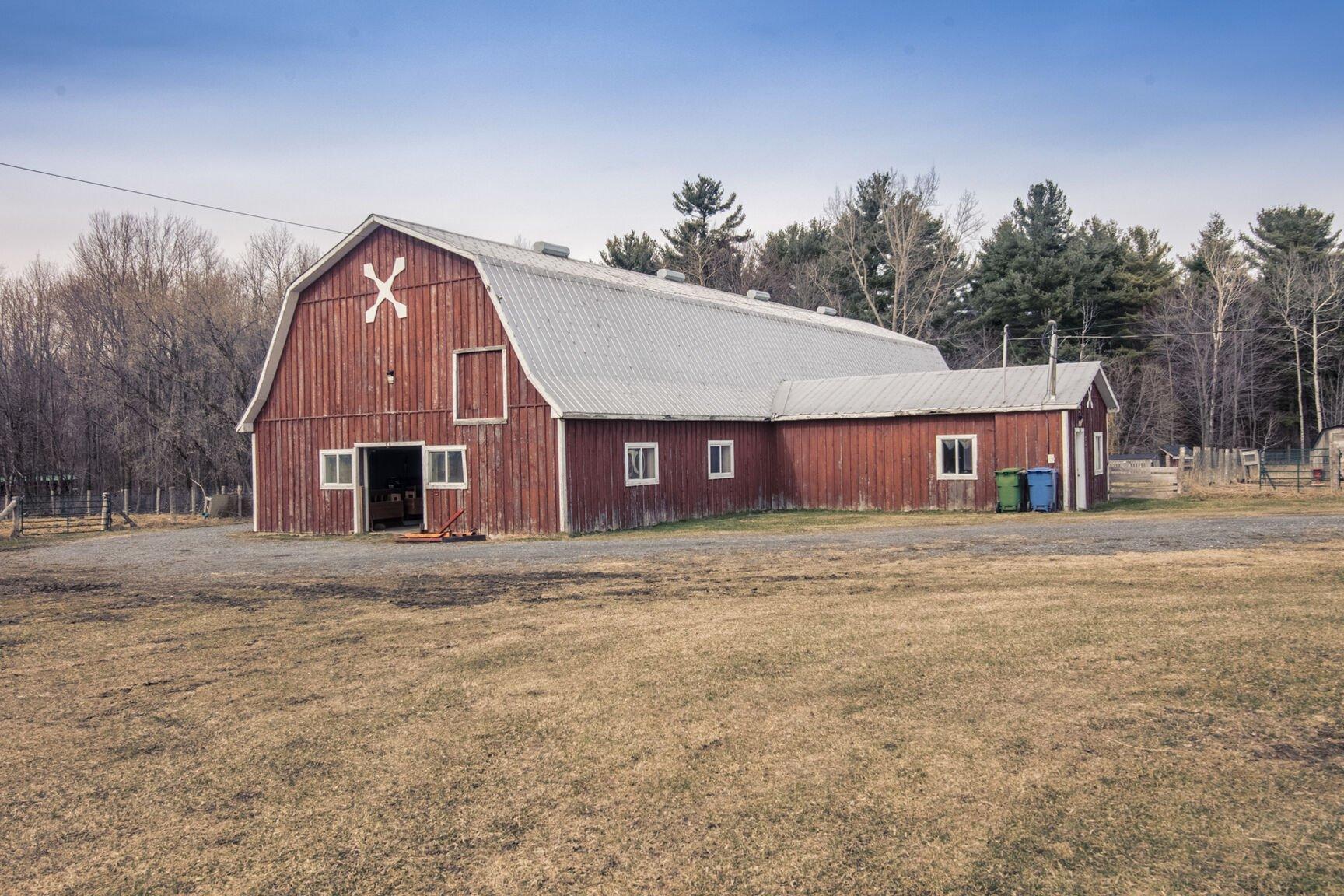 









2301Z


Ch. Wolfe Ridge

,
Clarenceville,




QC
J0J1B0

