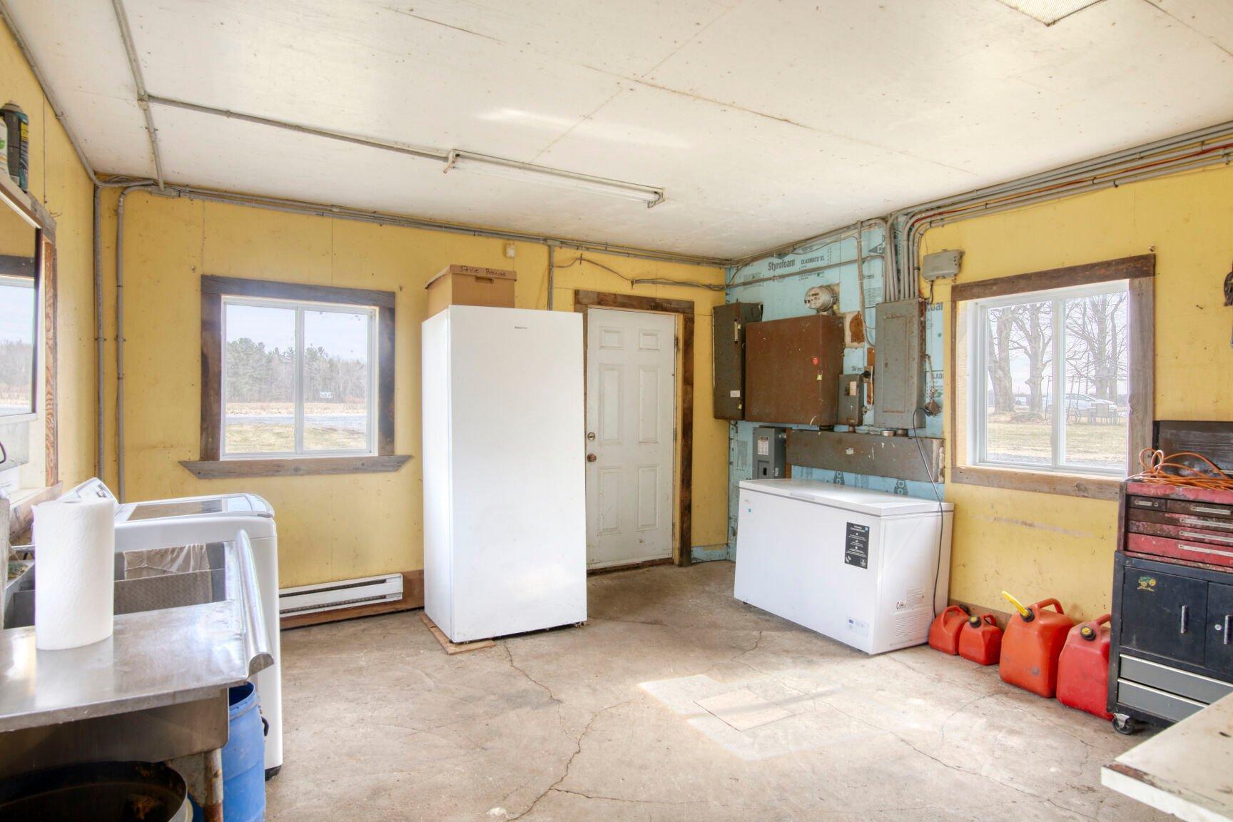









2301Z


Ch. Wolfe Ridge

,
Clarenceville,




QC
J0J1B0

