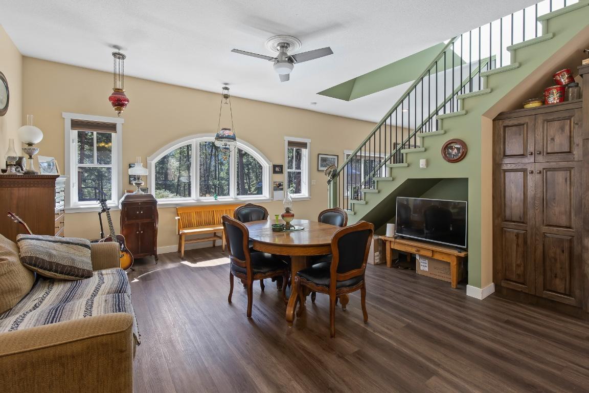 









6871


33

Highway,
Kelowna,




BC
V1P 1H9

