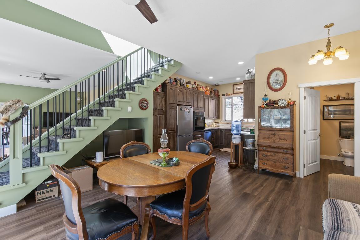 









6871


33

Highway,
Kelowna,




BC
V1P 1H9

