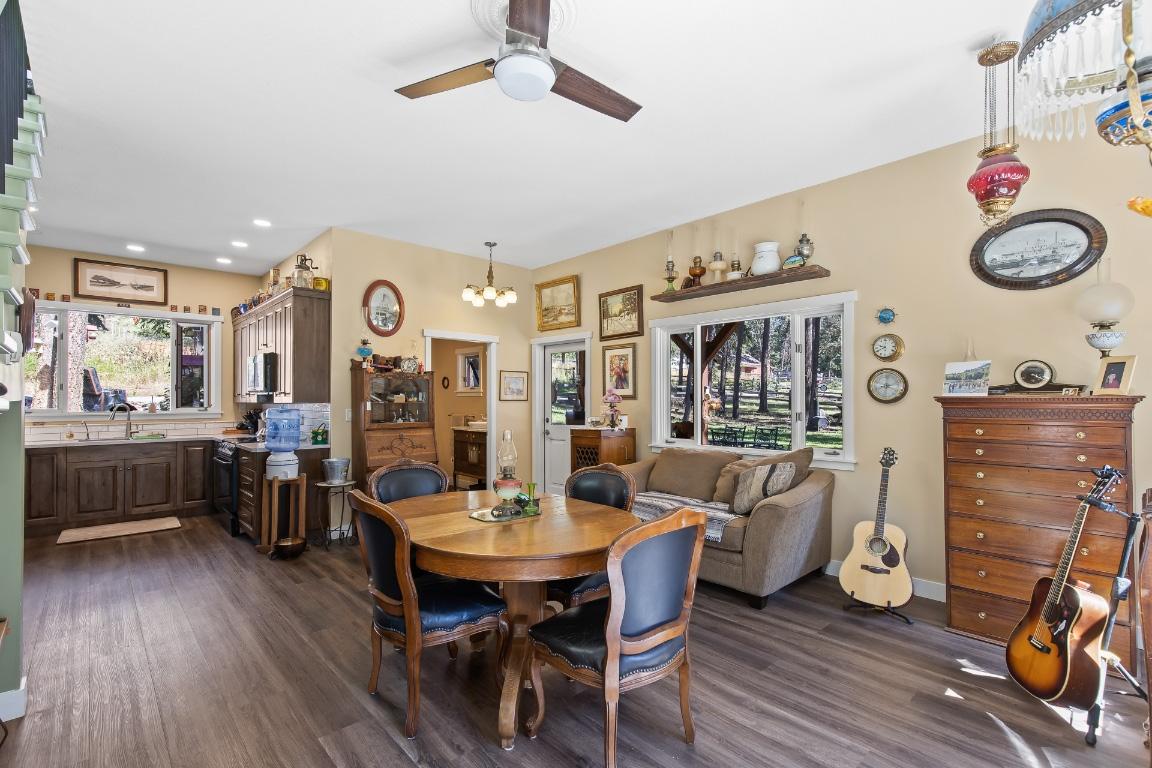 









6871


33

Highway,
Kelowna,




BC
V1P 1H9

