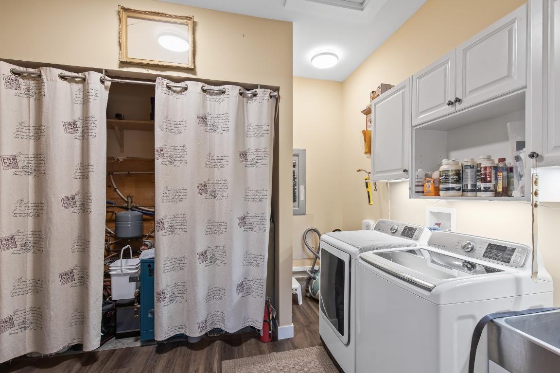 









6871


33

Highway,
Kelowna,




BC
V1P 1H9

