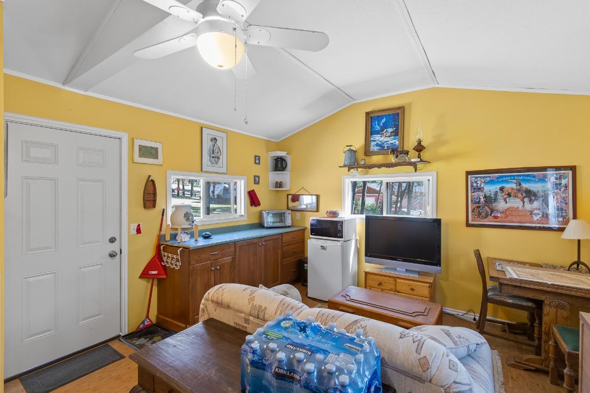 









6871


33

Highway,
Kelowna,




BC
V1P 1H9

