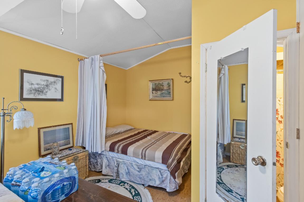 









6871


33

Highway,
Kelowna,




BC
V1P 1H9

