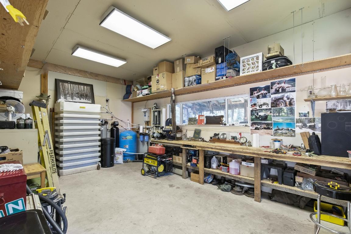 









6871


33

Highway,
Kelowna,




BC
V1P 1H9

