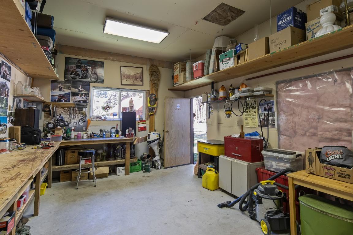 









6871


33

Highway,
Kelowna,




BC
V1P 1H9

