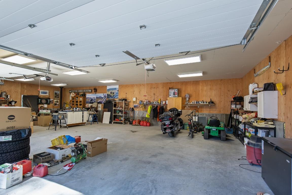 









6871


33

Highway,
Kelowna,




BC
V1P 1H9

