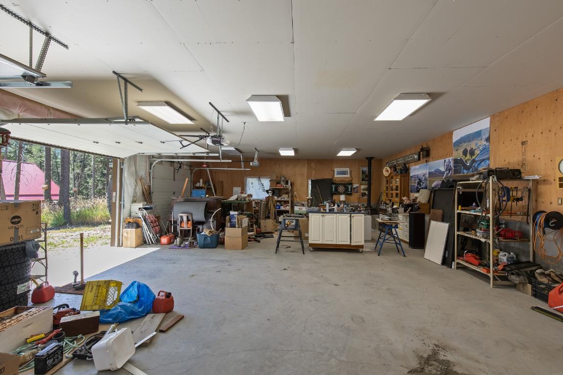 









6871


33

Highway,
Kelowna,




BC
V1P 1H9

