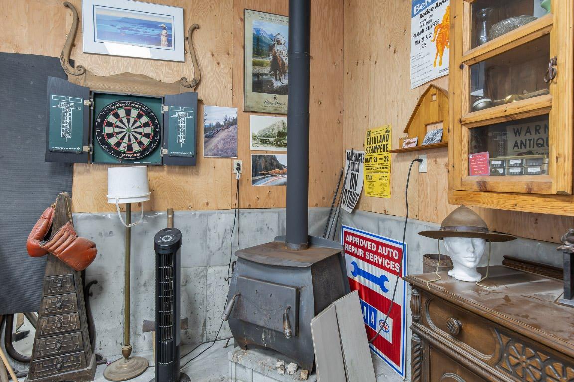 









6871


33

Highway,
Kelowna,




BC
V1P 1H9

