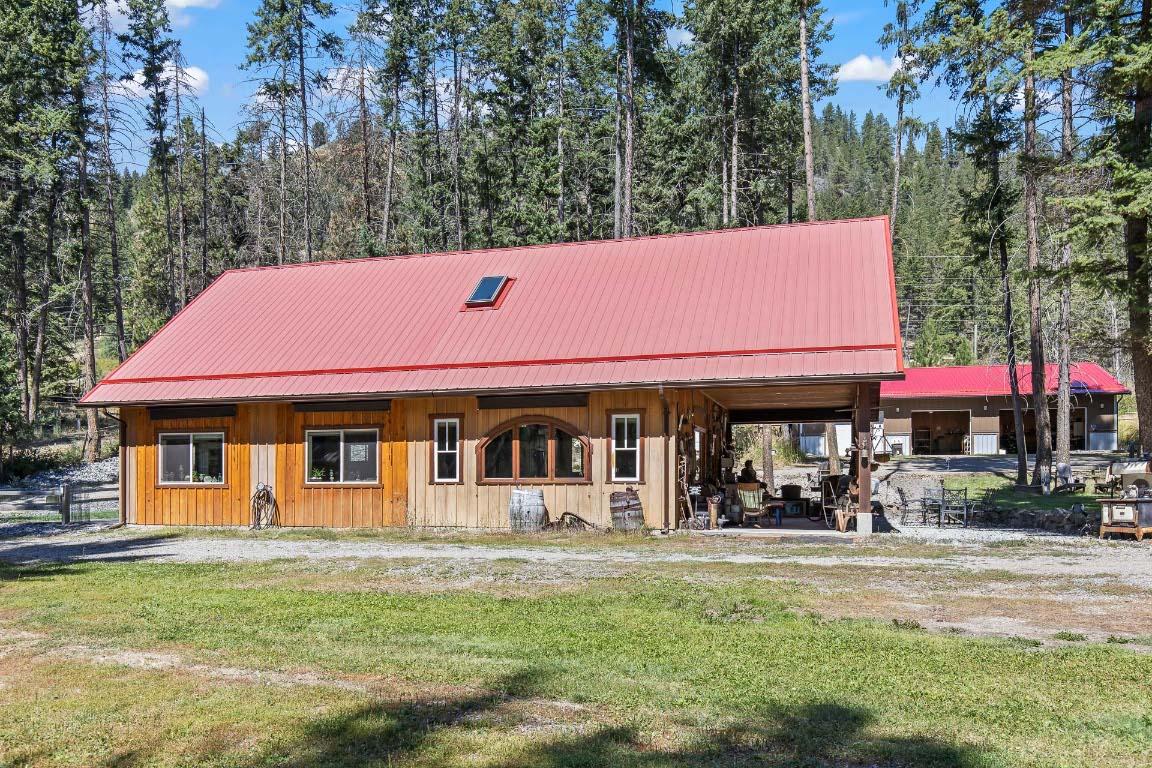 









6871


33

Highway,
Kelowna,




BC
V1P 1H9

