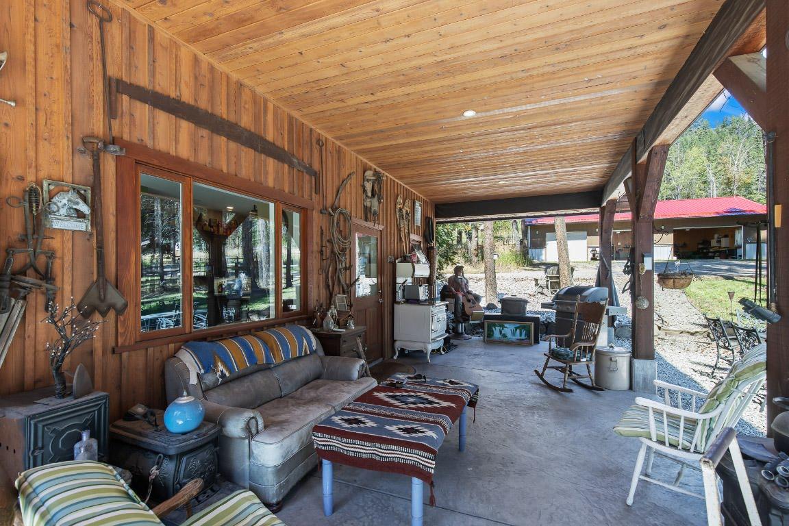 









6871


33

Highway,
Kelowna,




BC
V1P 1H9

