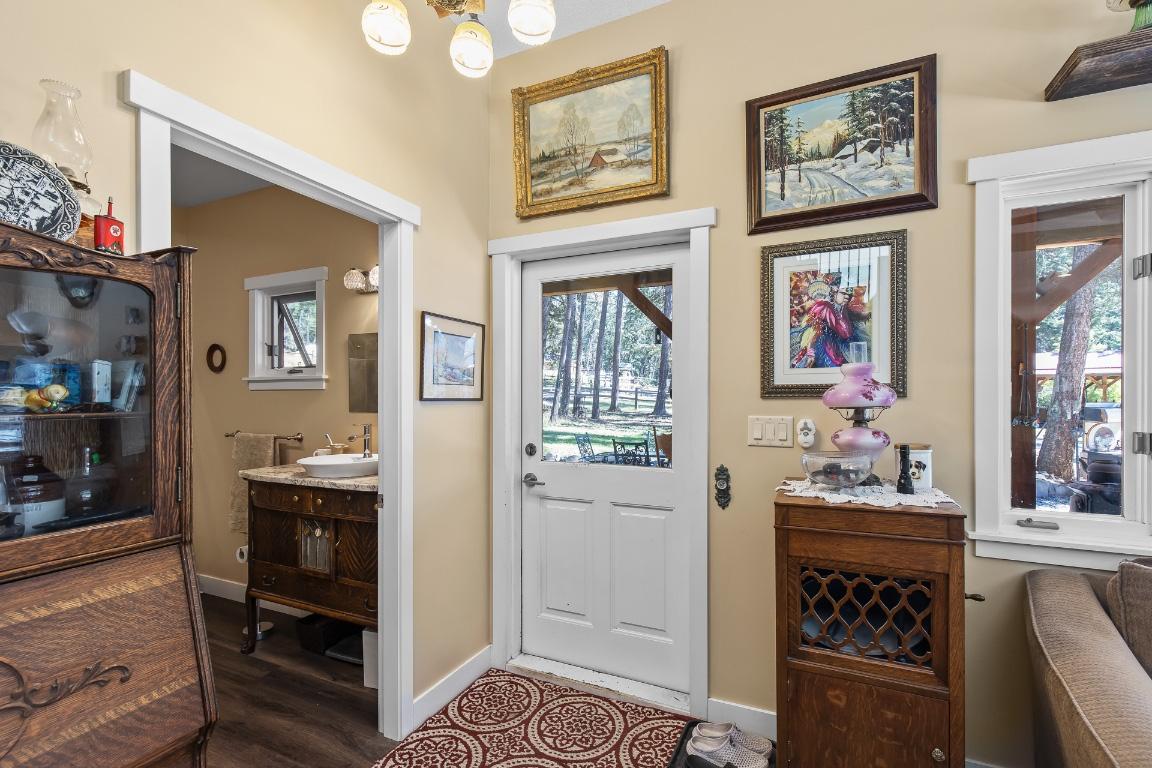 









6871


33

Highway,
Kelowna,




BC
V1P 1H9

