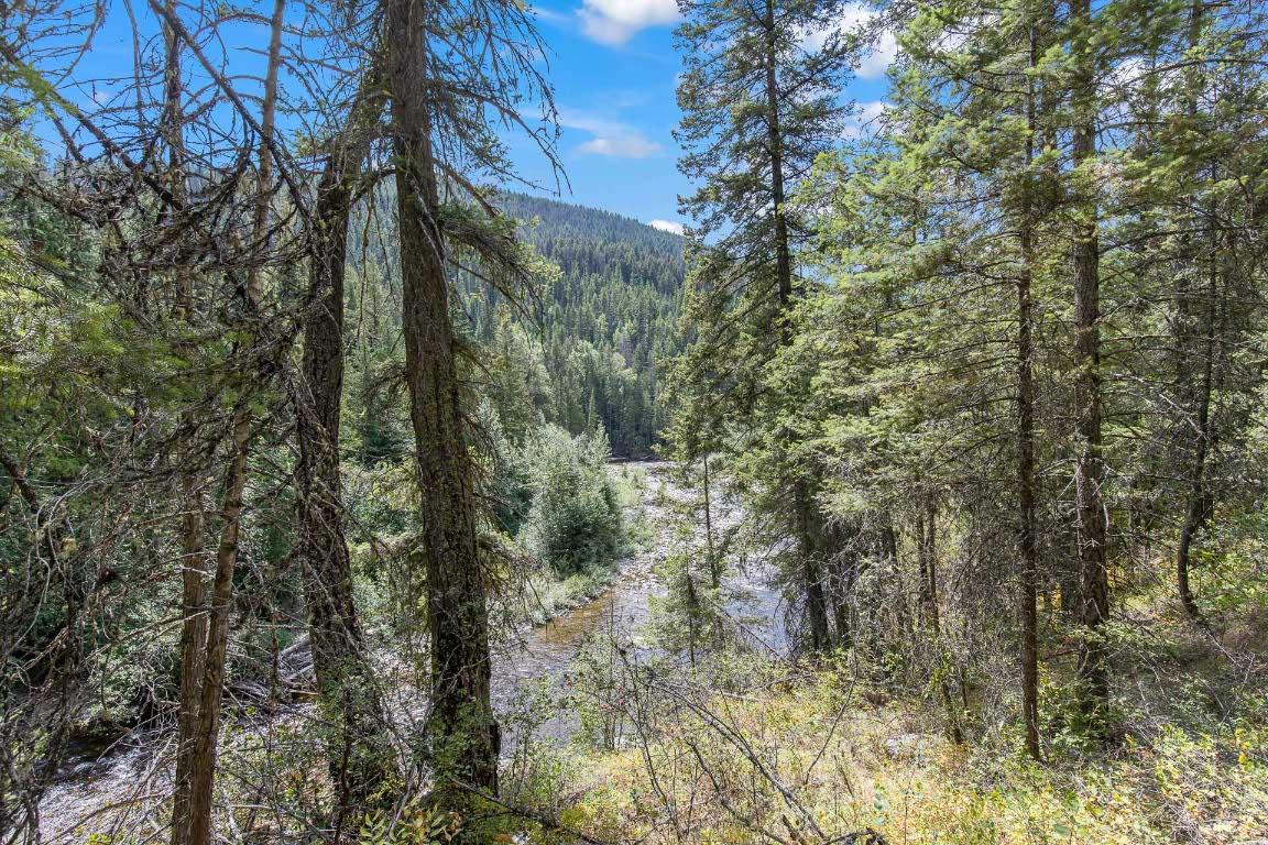 









6871


33

Highway,
Kelowna,




BC
V1P 1H9

