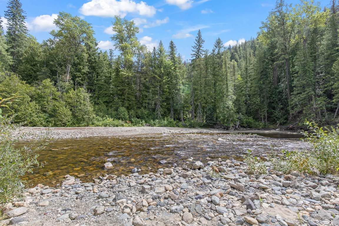 









6871


33

Highway,
Kelowna,




BC
V1P 1H9

